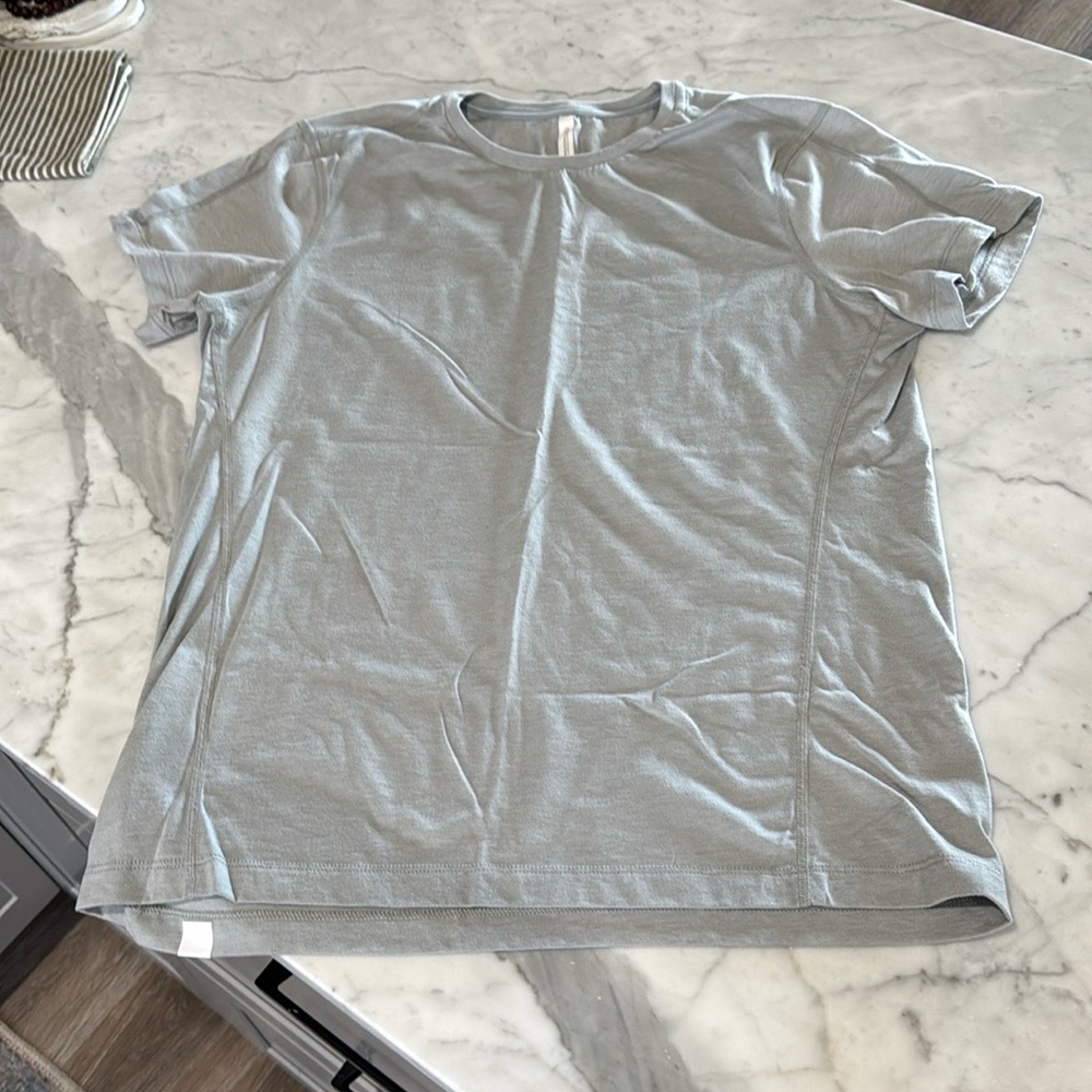 Men’s Ten Thousand Lightweight Shirt Size M